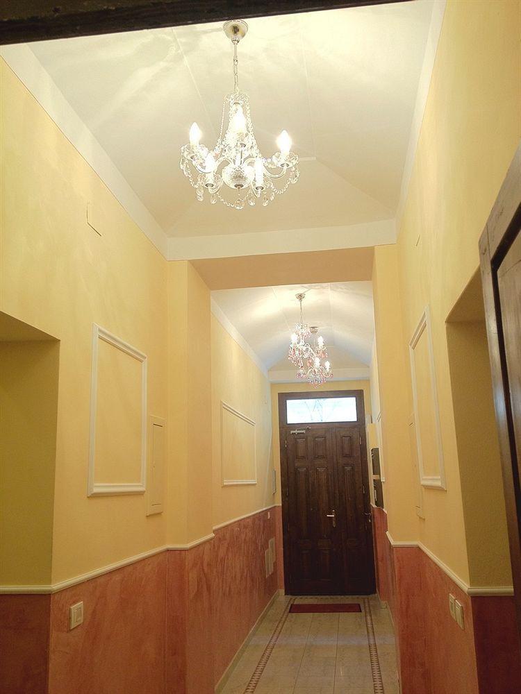 פראג Vlkova Palace מראה חיצוני תמונה